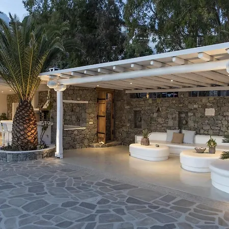 Serene With Terrace And Views *