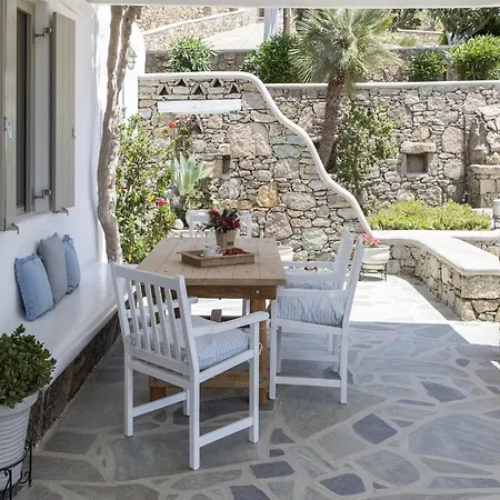 Serene With Terrace And Views