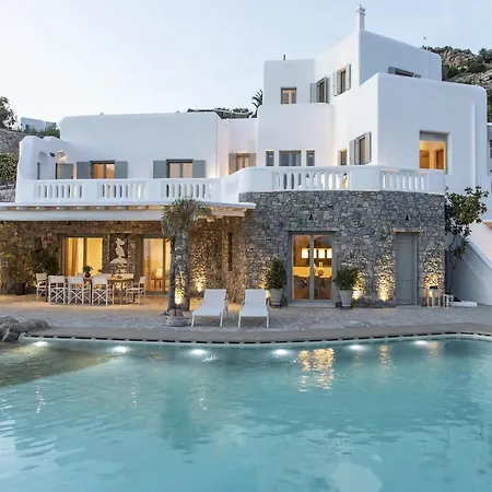 Serene With Terrace And Views
