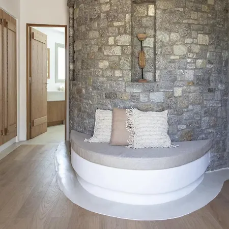 Serene With Terrace And Views Villa Plintri