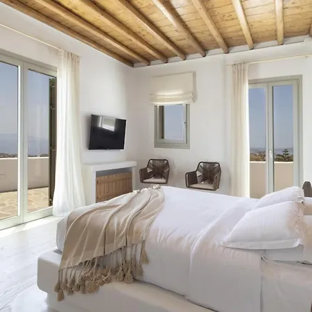 Serene With Terrace And Views
